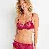 Trinity SOUTIEN-GORGE EMBOITANT DENTELLE ROUGE