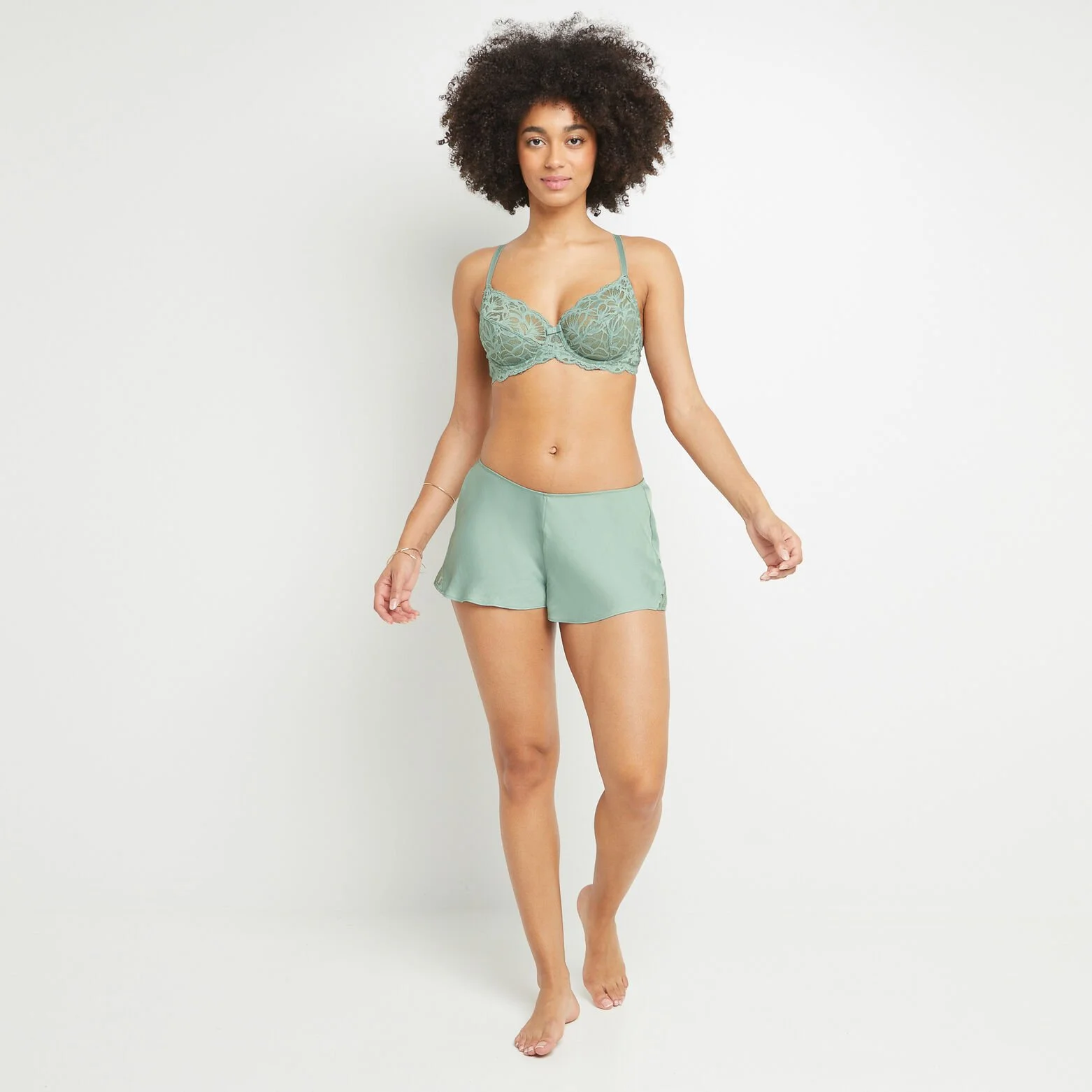 BASIL SHORT SATIN MAT Vert Clair 1 BASIL SHORT SATIN MAT Vert Clair